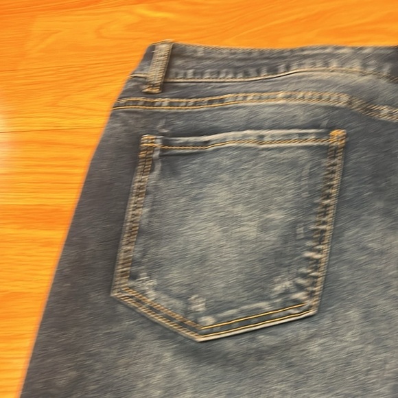 Time and tru women’s jean shorts size 16 . - Picture 5 of 12